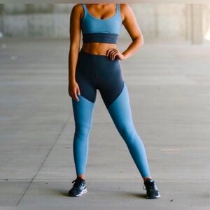 ZYIA Storm Parallel Luxe 7/8 High Rise Leggings
Two-Tone Blue Colorblock